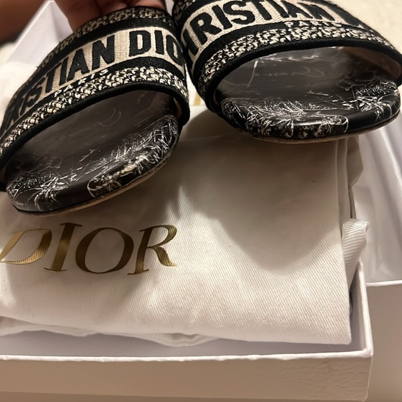 Christian Dior Dway slides 37.5 - Picture 4 of 5
